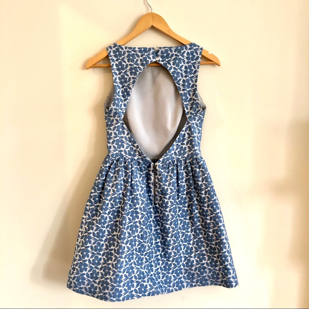 Alice + Olivia open back floral dress - Picture 8 of 8